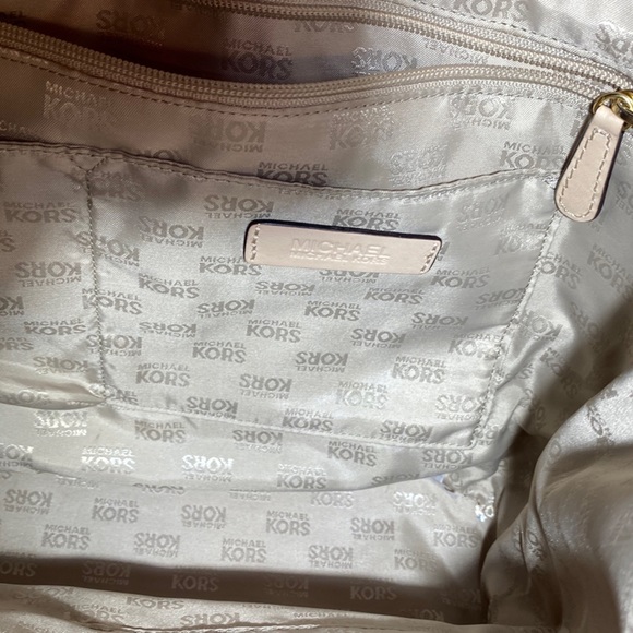 Michael Kors Tote***NWT*** - Picture 6 of 8